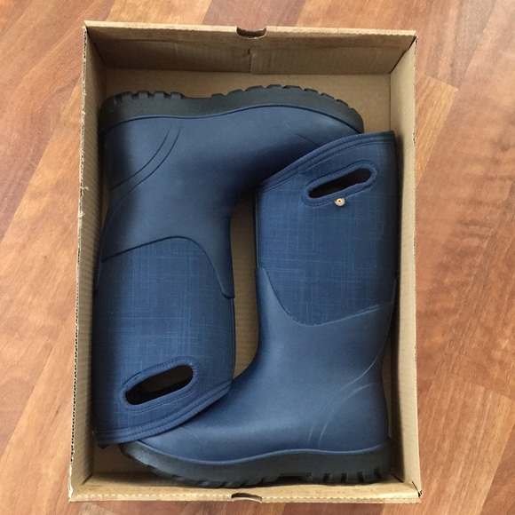 Bogs Shoes - Brand new Navy Boggs